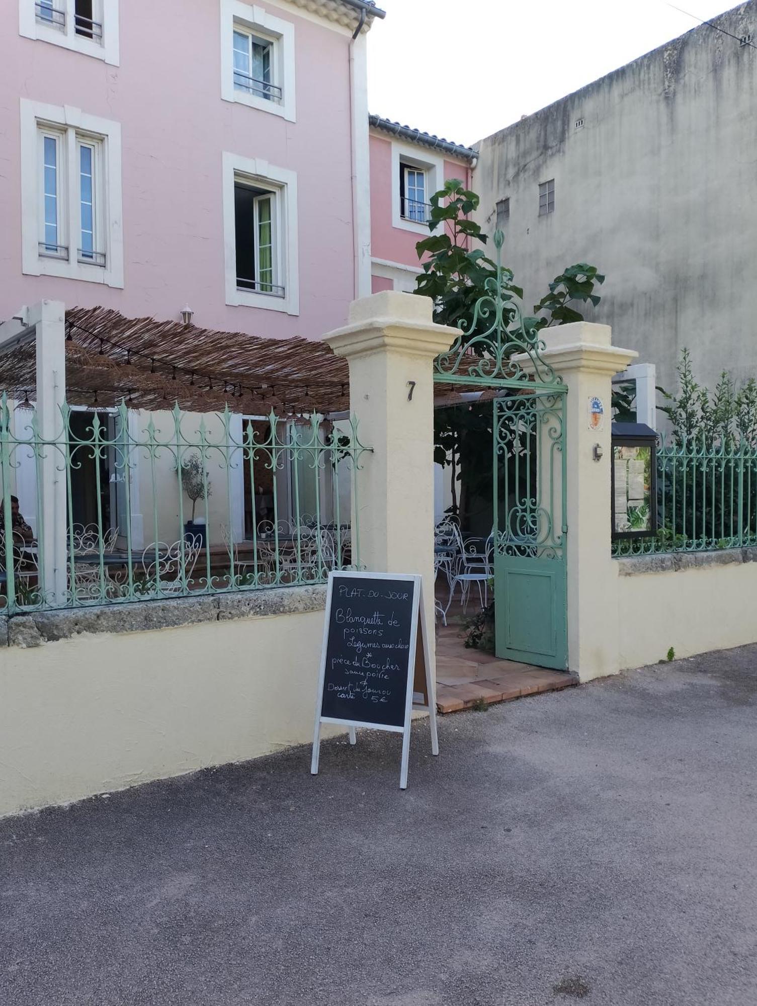 Le Patio De Fabio Acomodação com café da manhã Bollène Exterior foto